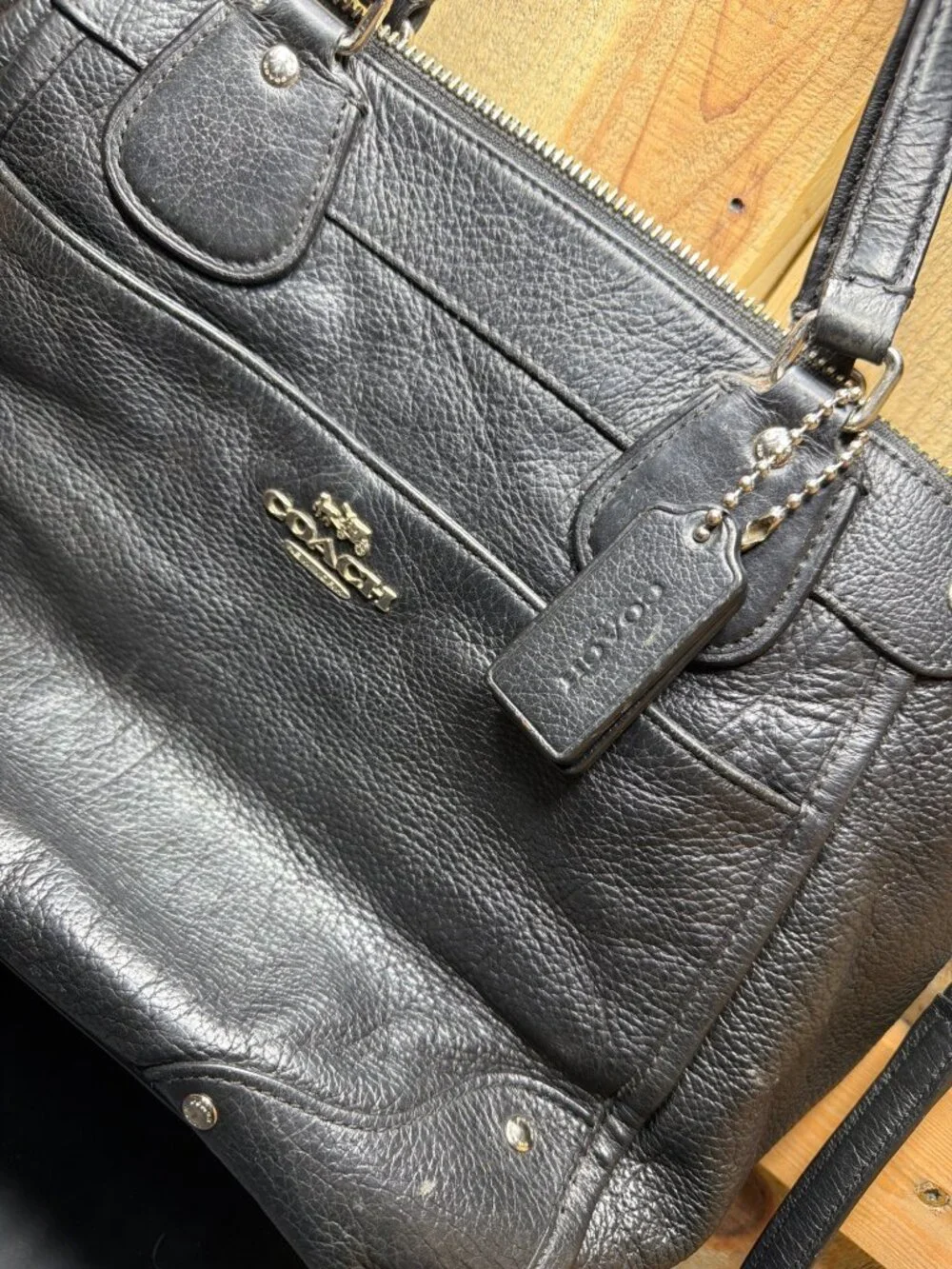 Authentic Coach Black Pebbled Leather Zip Satchel Crossbody Purse Women's Good